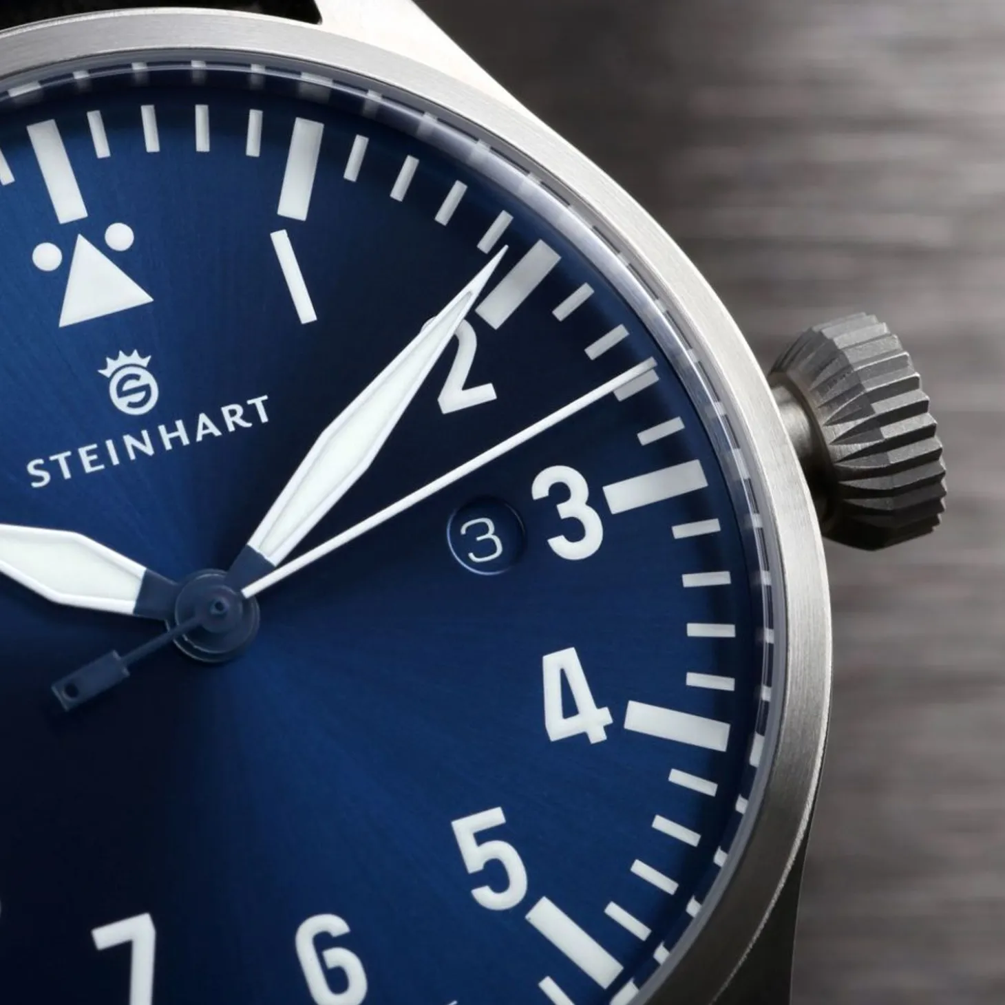 Steinhart Watches Nav B-Uhr 44 Date Blue