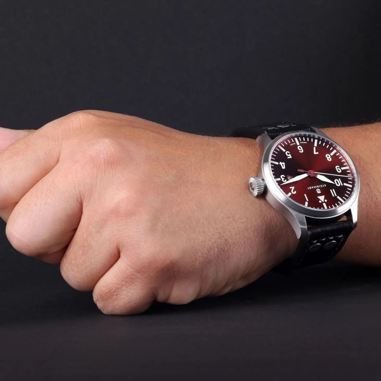 Steinhart Watches Nav B-Uhr 44 Date Red