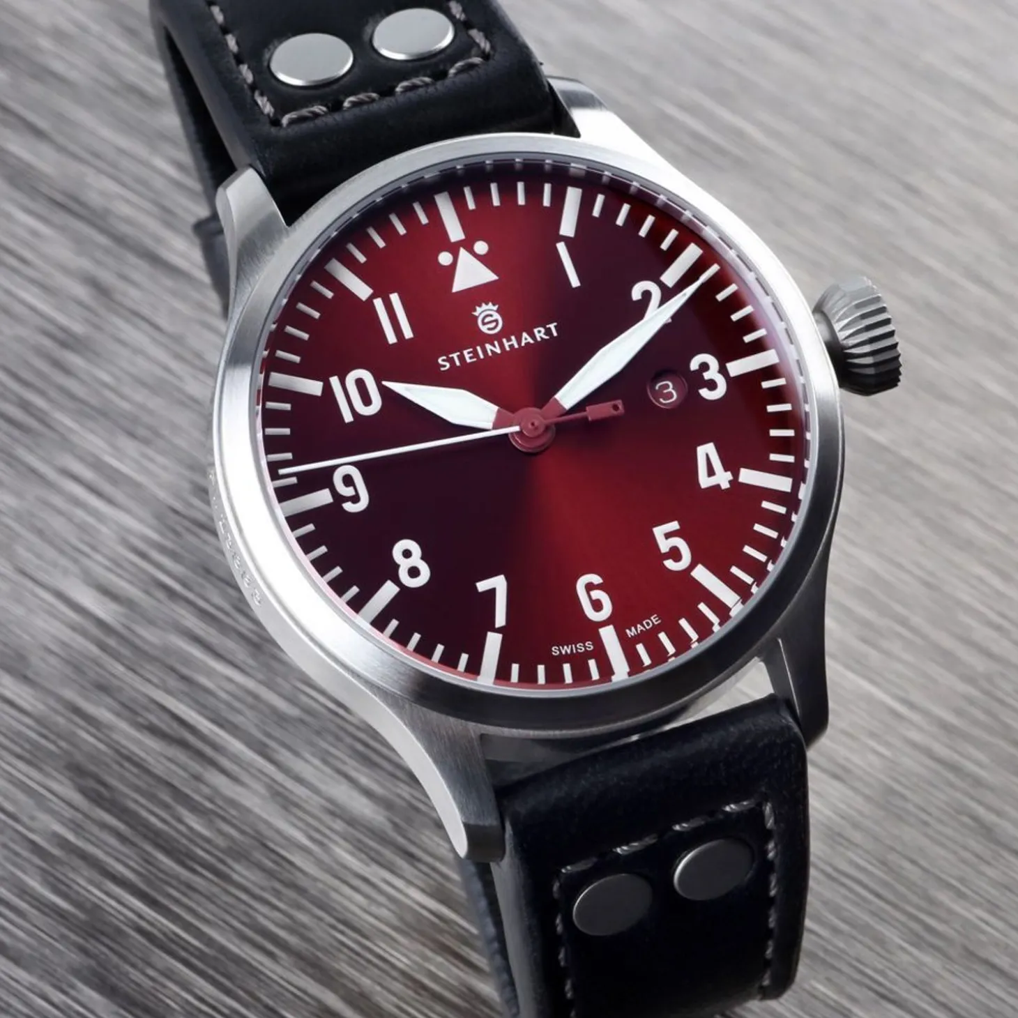 Steinhart Watches Nav B-Uhr 44 Date Red
