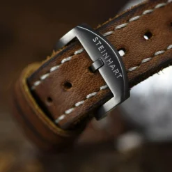 Steinhart Watches Nav B-Uhr 44 Titan A Muster Zentralsekunde
