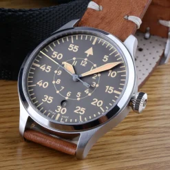 Steinhart Watches Nav B-Uhr 42 Vintage Beige B-Muster