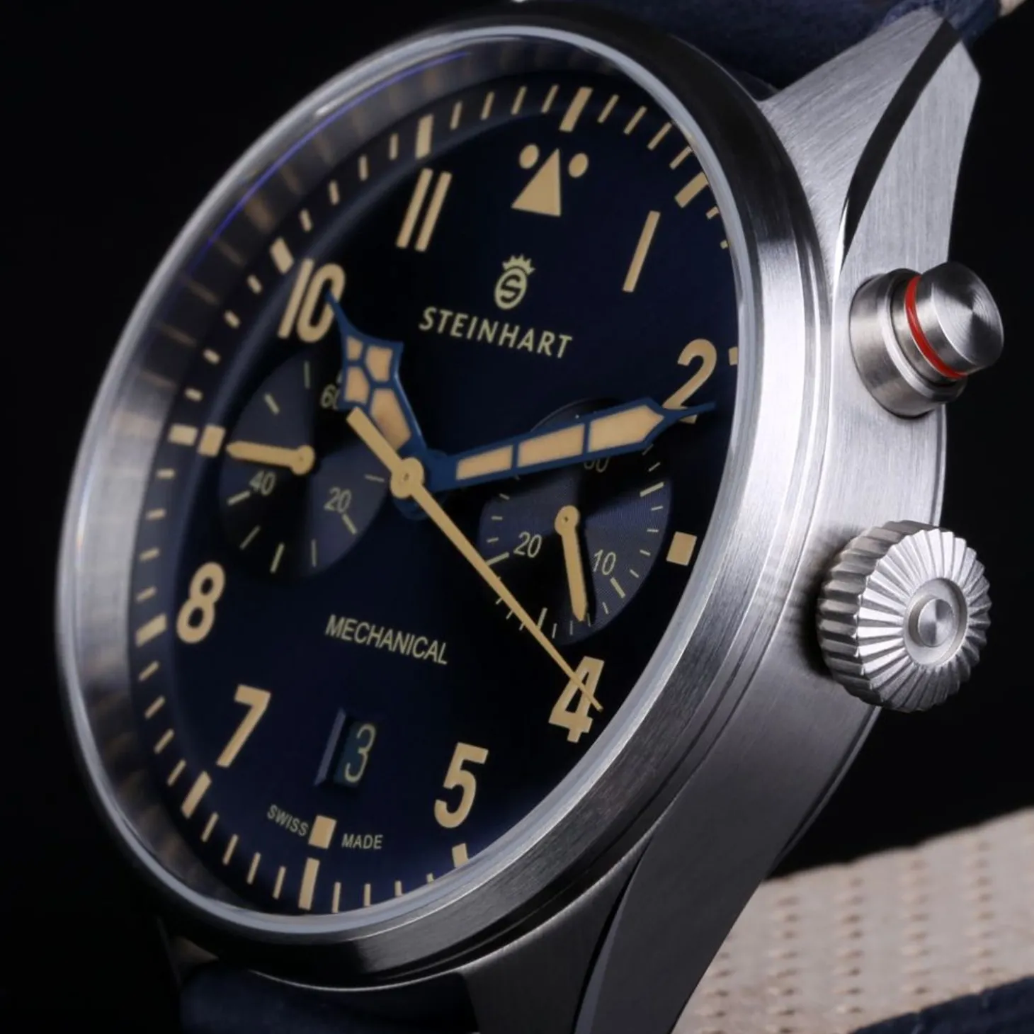 Steinhart Watches Nav.B - Monopusher 42 Blue