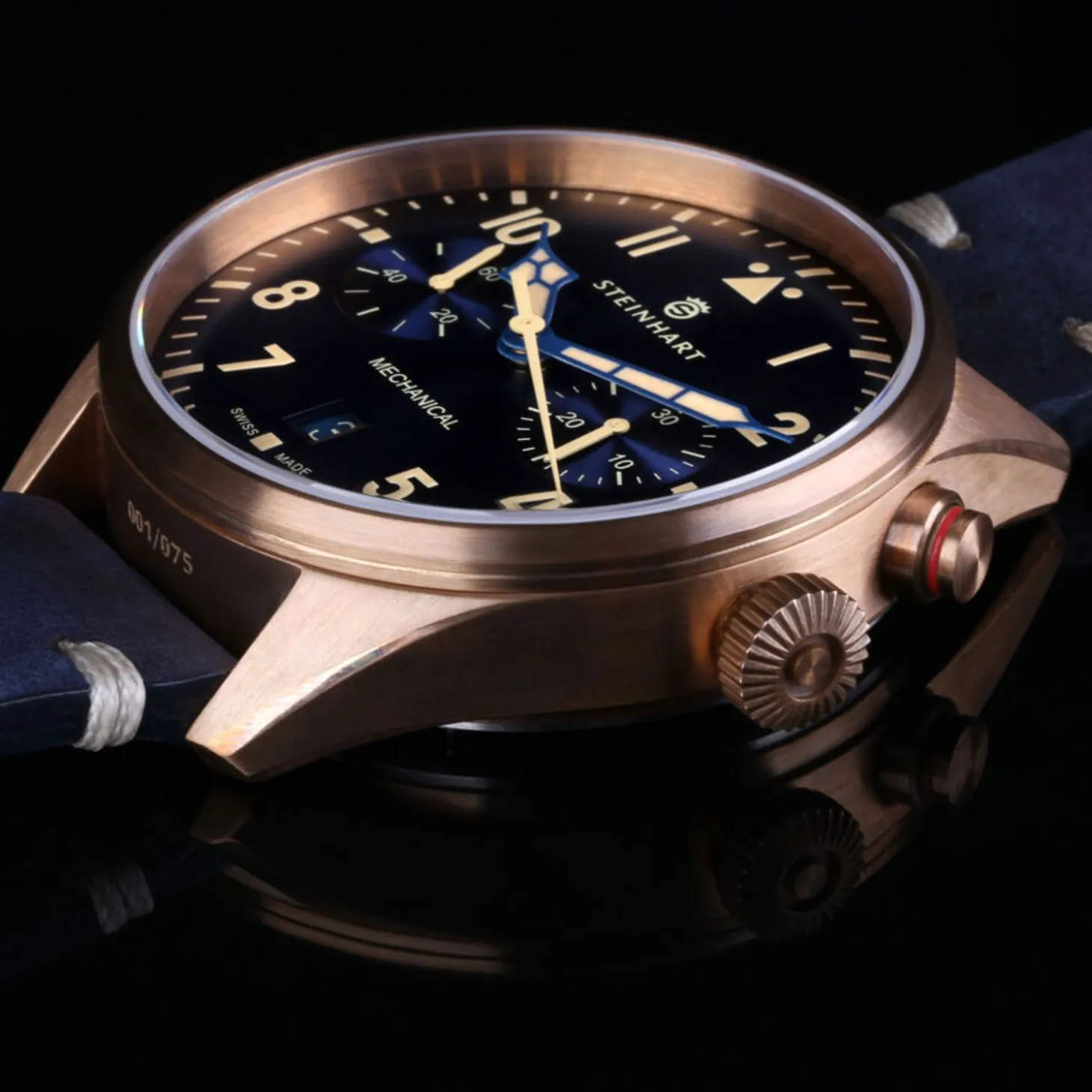 Steinhart Watches Nav.B - Monopusher Bronze 42 Blue