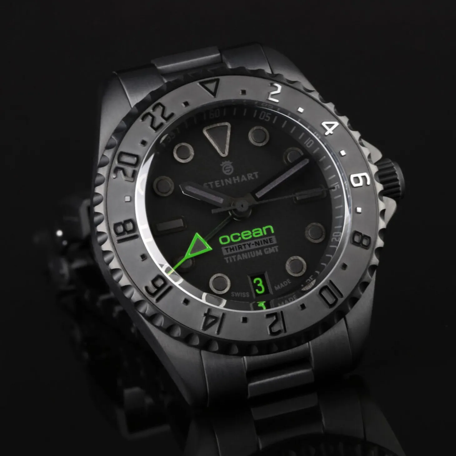 Steinhart Watches Ocean 39 Titanium Gmt Phantom Green