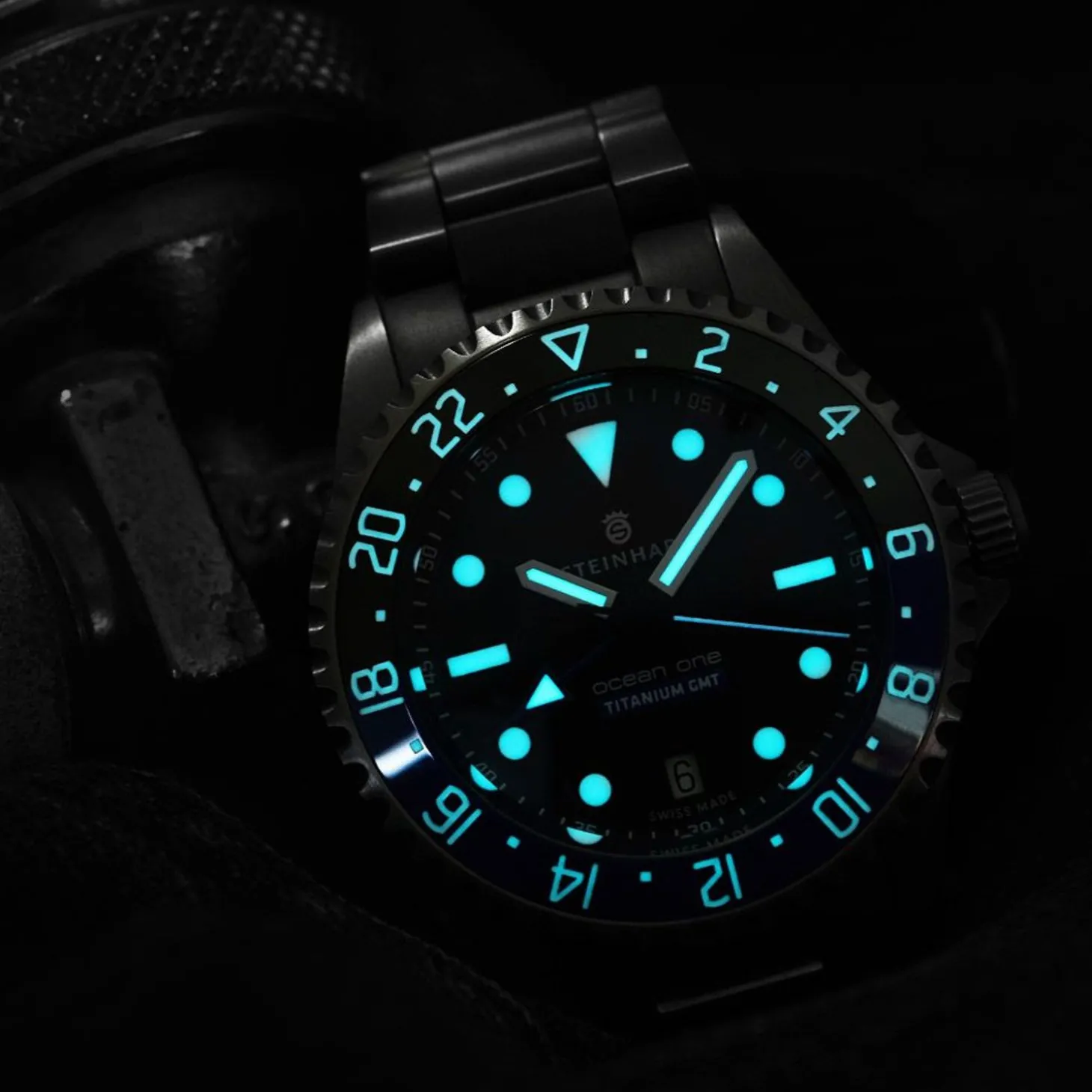 Steinhart Watches Ocean One Gmt Titan Premium Ceramic